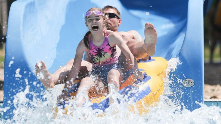 Strandok Éjszakája – Fürdők éjszakai hangulatban Forrás: Huszár Márk/Heves Megyei Hírlap