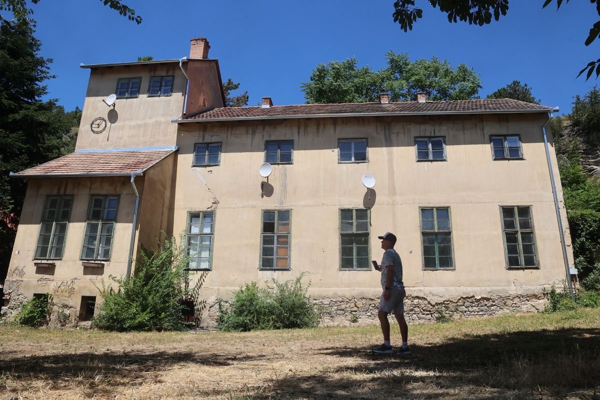 A tettyei szellemház: a romos volt pécsi színészház új funkcióval újulhat meg! Fotó: L. P.