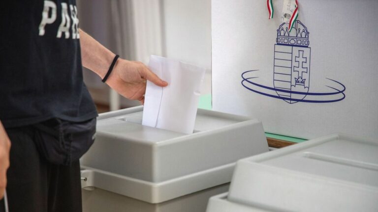 Szentegáton a helyi önkormányzat képviselő-testülete a június 20-i testületi ülésen feloszlatta magát.