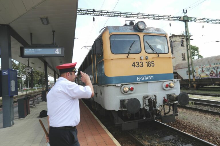 Érezik a vonat az állomásra Fotó: Lang Róbert