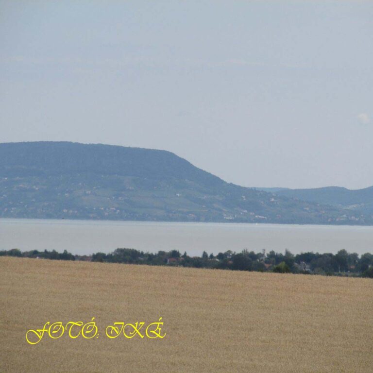 Balaton: zátonyra futott hajókat mentettek a hétvégén