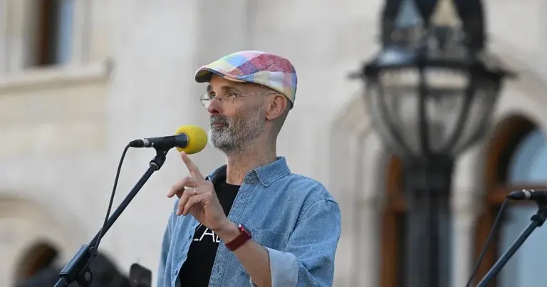 Bayer Zsolt az ELTE oktatójának kirúgását követeli, Sulyok Tamás szerint Fleck Zoltán erőszakra buzdított