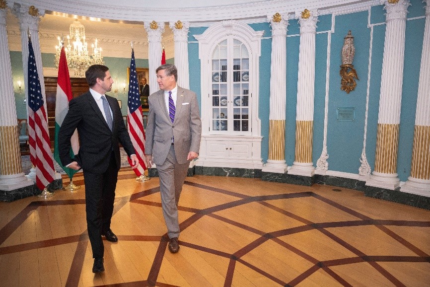 Mi van a „nagy amerikai csomagban”