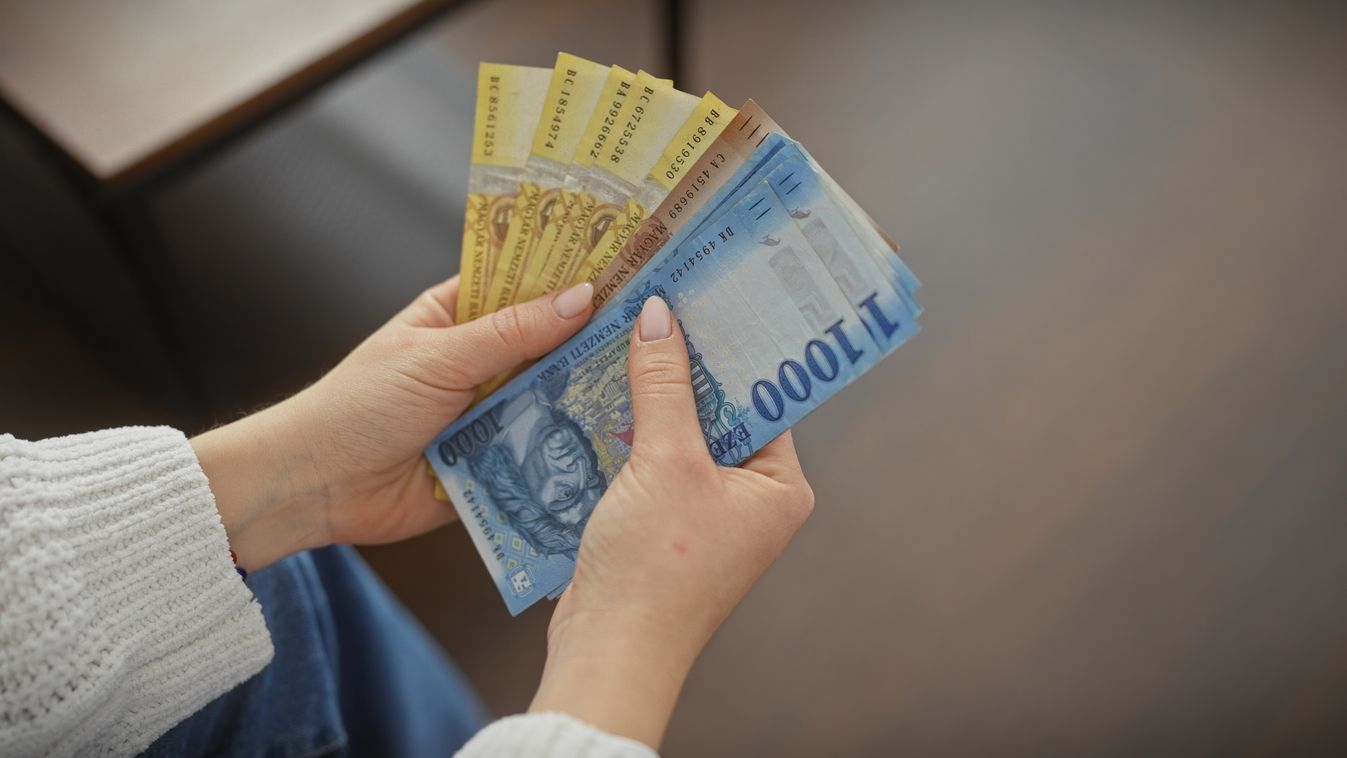 "A javaslat értelmében 1 250 000 forint havi kereset fölött a magasabb adósáv következne."