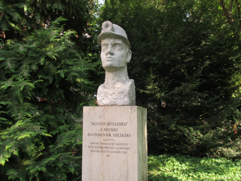 "A szervezők célja, hogy a látogatók gondtalanul élvezhessék a Bányásznapok programjait, majd biztonságosan hazatérhessenek Pécsre."