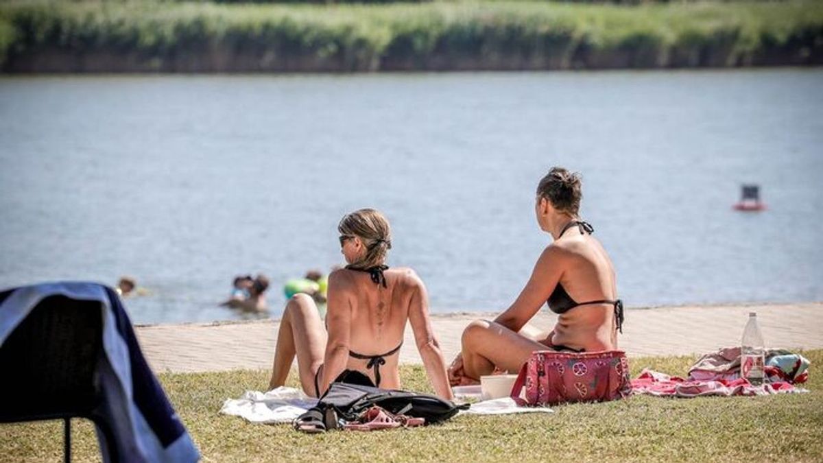 Újra szabad a fürdőzés Dombori II-es számú strandján. Fotó: Mártonfai Dénes