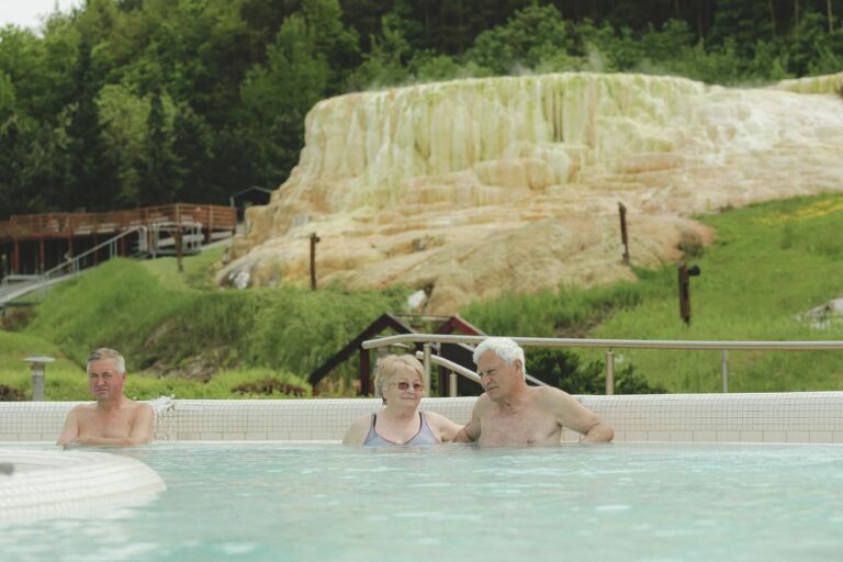 Az egerszalóki gyógyvíz felfedezése óta népszerű, a nyugdíjas fürdőzők is szeretik Forrás: Huszár Márk/Heves Megyei Hírlap