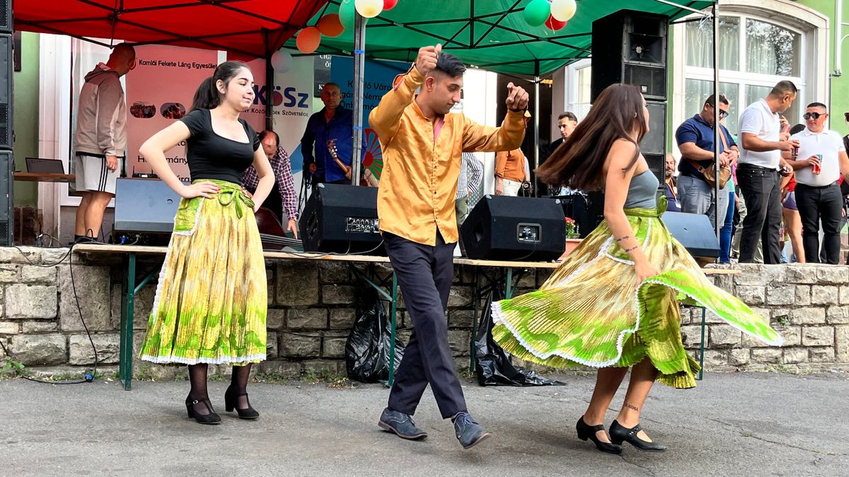 Komlón újra a roma kultúra került középpontba Forrás: Komlói Újság