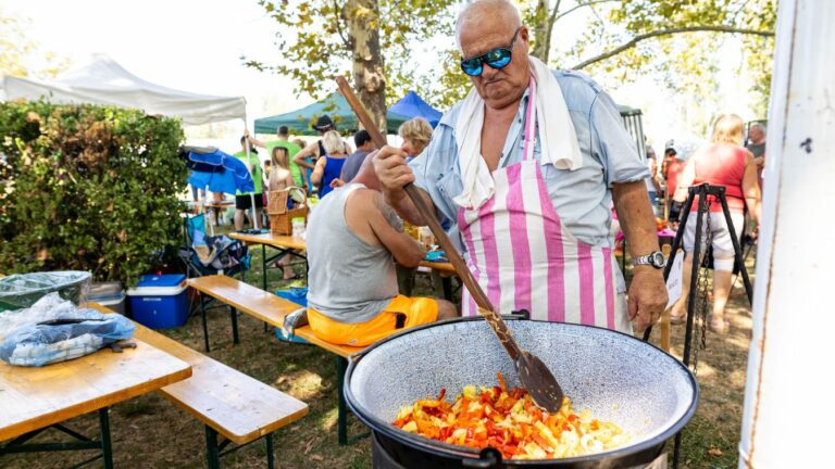 Ha lecsóról van szó, mindenki a saját receptjére esküszik! Forrás: MW