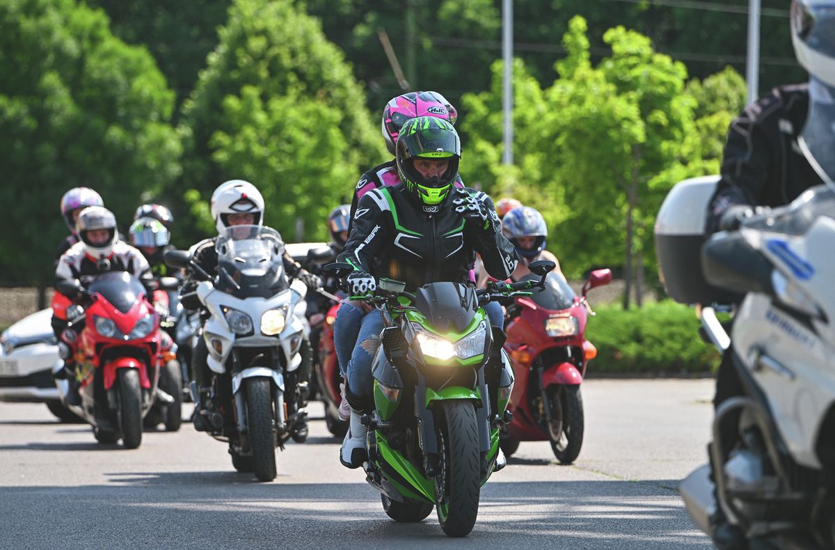 Nemcsak a közlekedési helyzetekben, hanem a felszerelés terén is szigorításokra kell számítani z új KRESZ szerint Forrás: Gál Gábor/Heol.hu