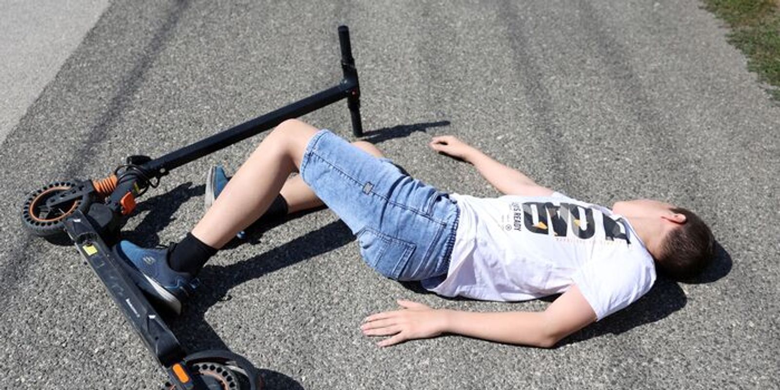 Rendőrségi tájékoztatás: a rollerbaleset után eljárás indult, azonban kiskorú veszélyeztetésének gyanúja nem merült fel