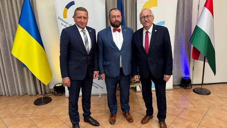 Szervezkednek a magyar kormány ellen