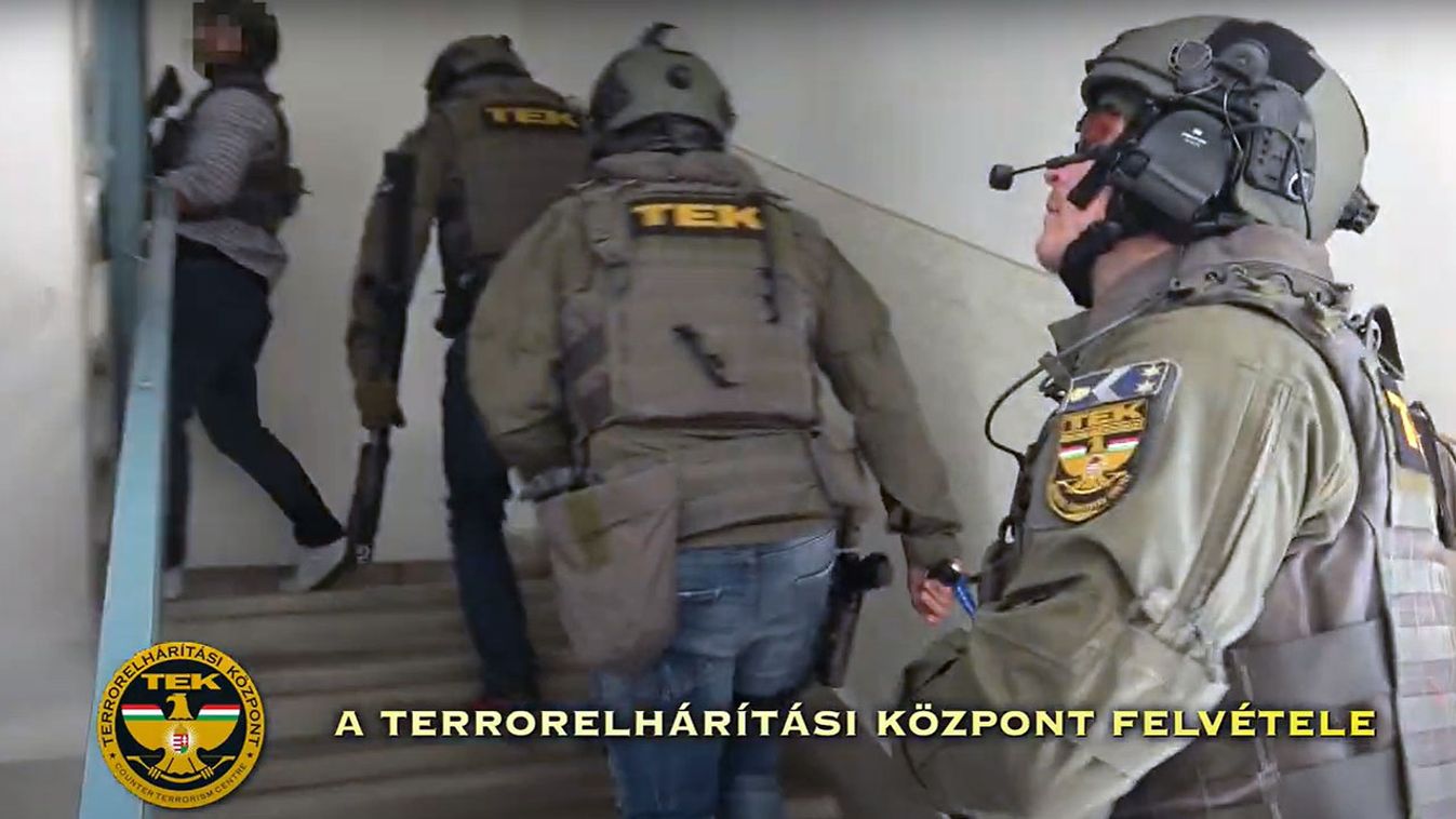 Lecsapott a TEK: elfogták egy pénzmosó hálózat tagjait; Kép: TEK