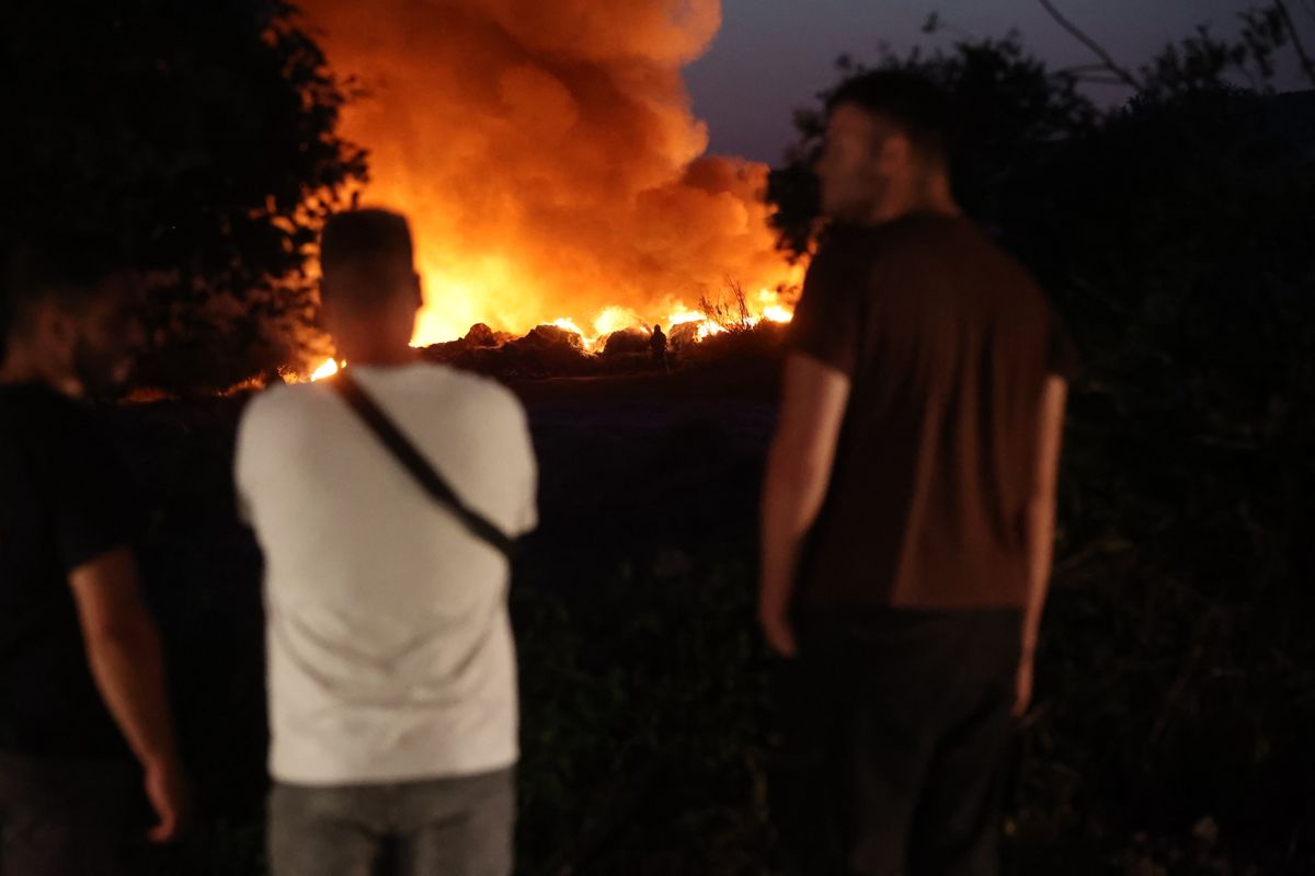 Újra meggyulladt kedd este az illegális szemétlerakó Fotó: Löffler Péter