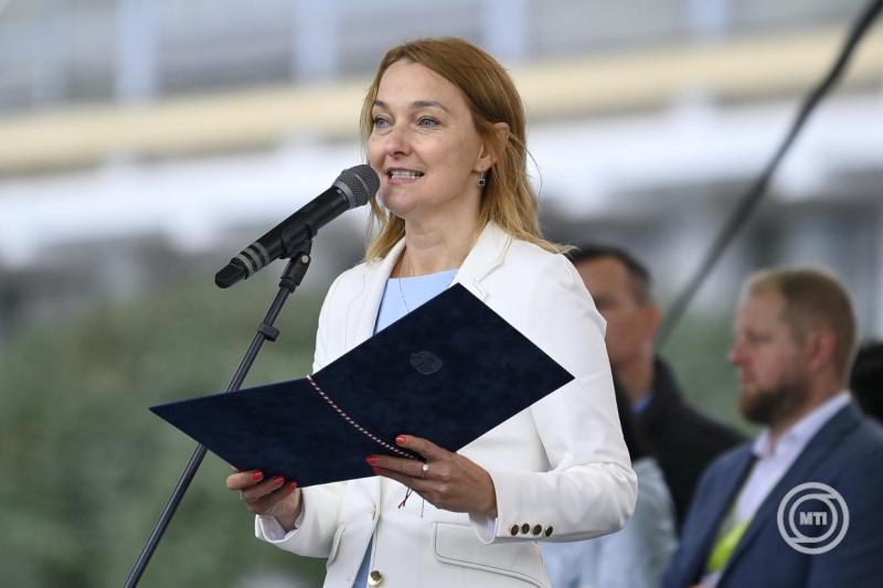 újabb 6 milliárd forintra pályázhatnak a magyar előadóművészek