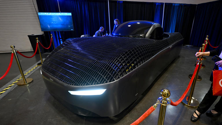 Már nem csak sci-fi, velünk vannak és használják a repülő autókat