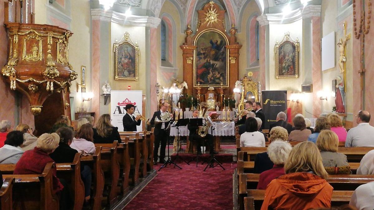 Az Ars Sacra Fesztivál egyik tavalyi hangversenye az abasári templomban Forrás: Szabó István / Heol.hu