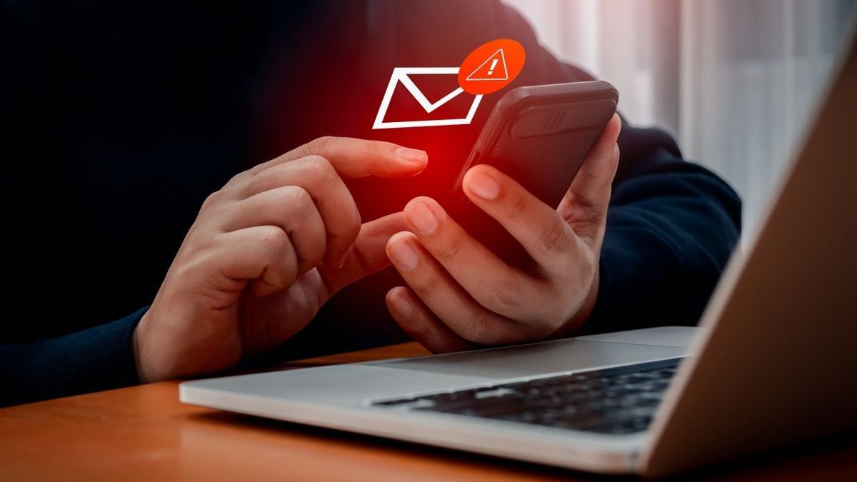 Telefonos csalások – egyre kifinomultabb módszerekkel próbálják meg kiszedni belőlünk banki adatainkat Fotó: Mediaworks