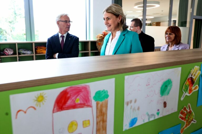 Ünnepélyes keretek között adták át az Árpád-házi Szent Erzsébet Katolikus Óvoda épületegyüttesét Fotó: Denes Martonfai