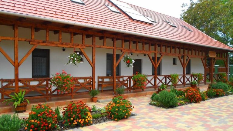 A muskátli és a rigófütty már önmagában már nem elég, szolgáltatások sorát várják a szállásfoglalók Forrás: Falusi és Agroturizmus Országos Szövetsége