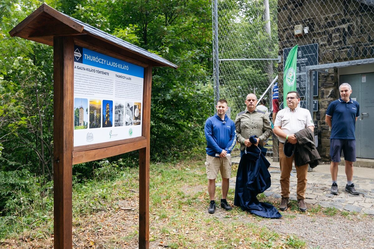 A Galyatetőn magasodó kilátó Thuróczy Lajos nevét viseli ezentúl Forrás: Magyar Természetjáró Szövetség