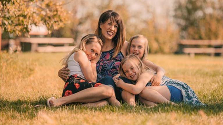 Három gyerekkel nem kell szja-t fizetni!