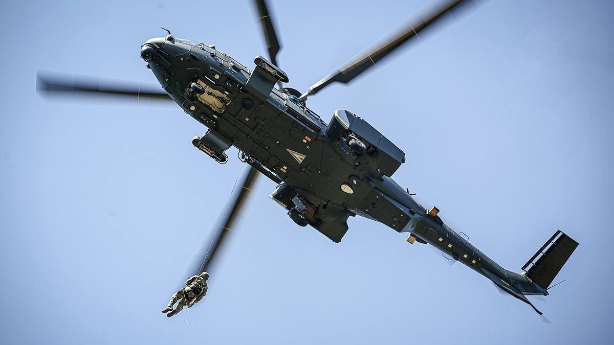 Katonai helikoptereket küldtek fel Hevesben Forrás: MH Kiss József 86. Helikopterdandár - hivatalos oldal / Facebook