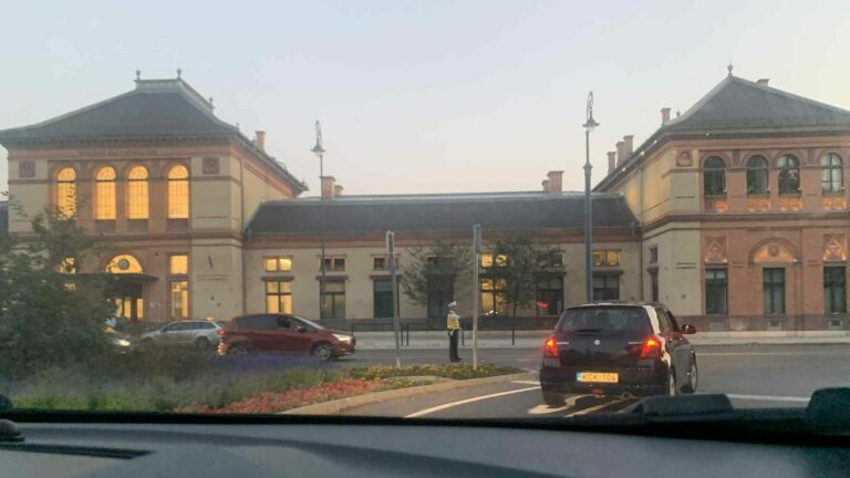 "A Finn módszer lényege, hogy minden járművet megállítanak és ellenőriznek, függetlenül attól, hogy látszólag szabályosan közlekedik-e."