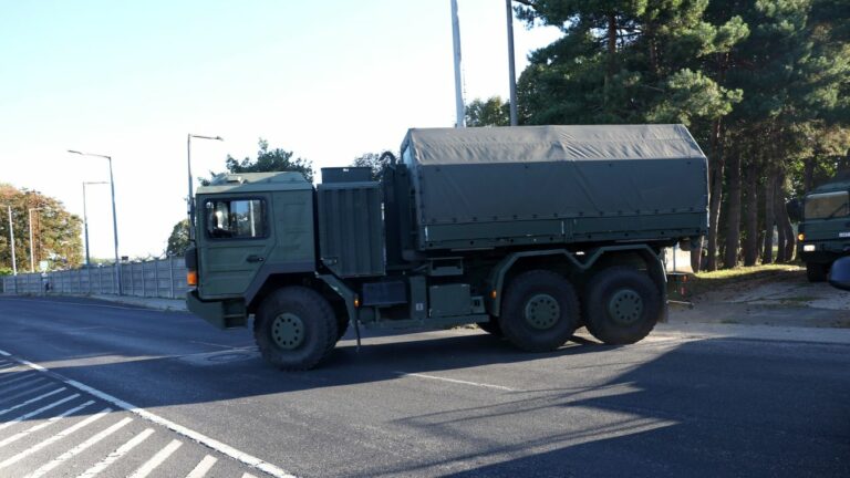 Elindultak a kaposvári konvojok.  Fotó: Lang Róbert 