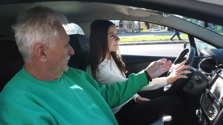 Egyre többen buknak el a KRESZ-teszteken, a gyakorlati vizsgákon pedig agyvérzést kapnak az oktatók Fotó: Lang Róbert