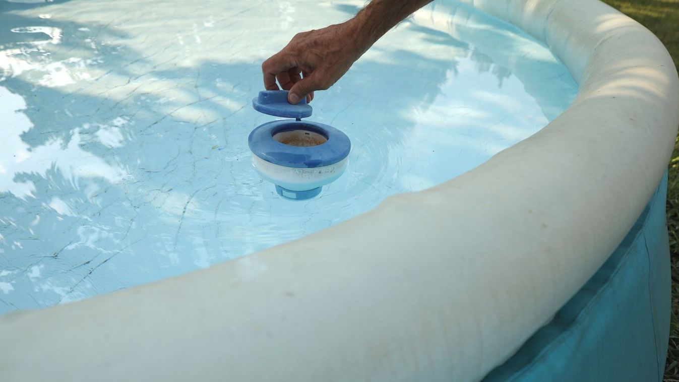 Véget ért a nyár, de nem mindegy, hogy mihez kezdünk a medencével. Forrás: MW Fotó: Frank Yvette