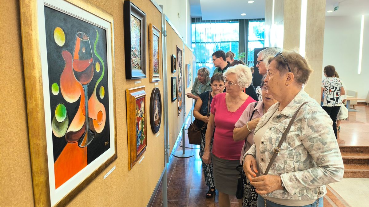 A Szekszárdi Szüreti Napok első programja az Egy fürt Szekszárd című kiállítás megnyitója volt Fotó: Kiss Albert / Forrás: MW