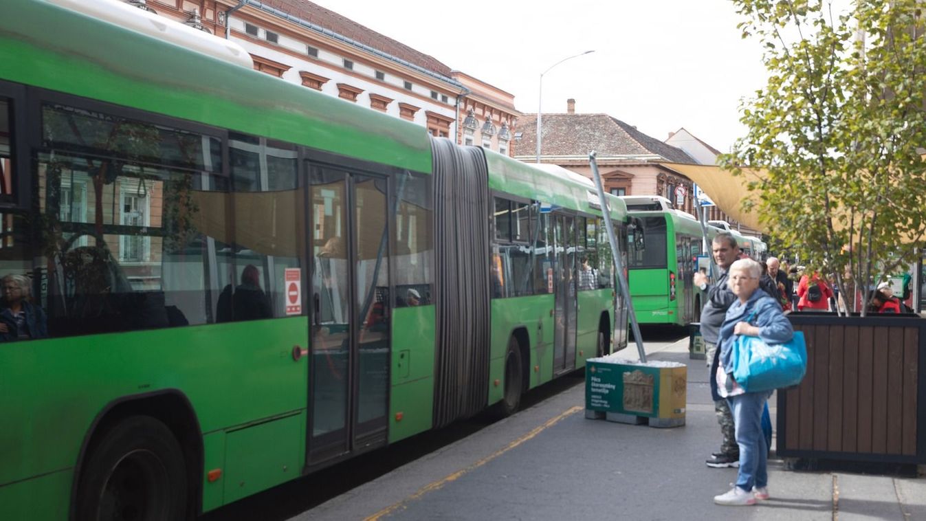 A Tüke Busz járatainak egy részén az ablakok nem nyithatók, az utasok fulladoznak a hőség miatt - panaszolja olvasónk Forrás: MW