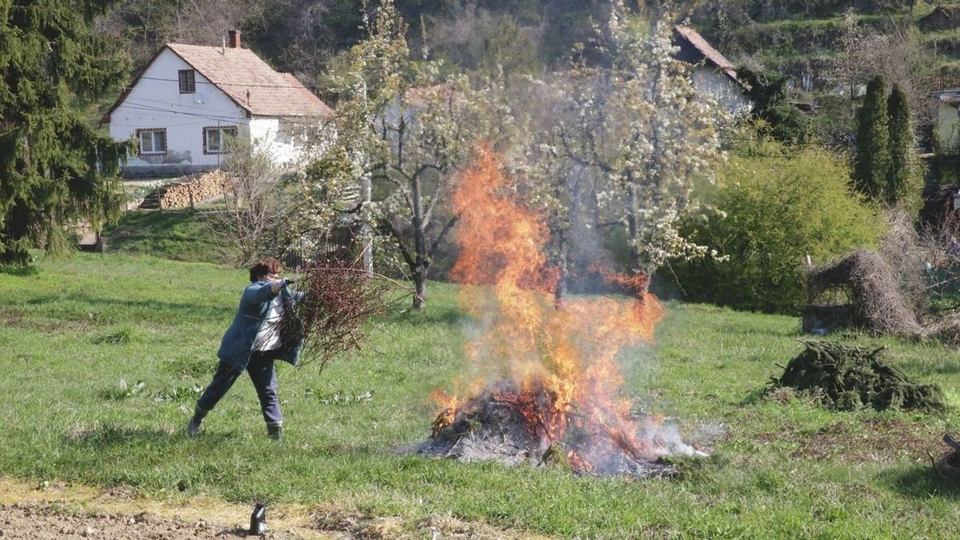 Amennyiben nincs ilyen rendelete az önkormányzatnak, abban az esetben nem szabad avart és kerti hulladékot égetni.