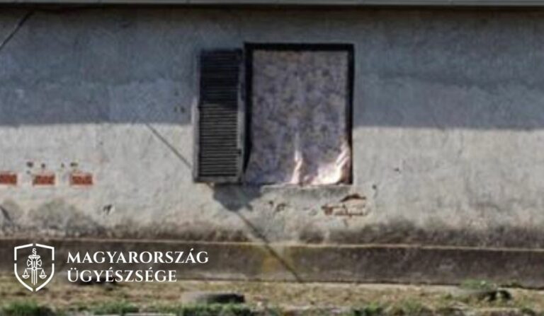 Ez az az ablak, amin keresztül titokban levideózta a lányt Fotó: Magyarország Ügyészsége