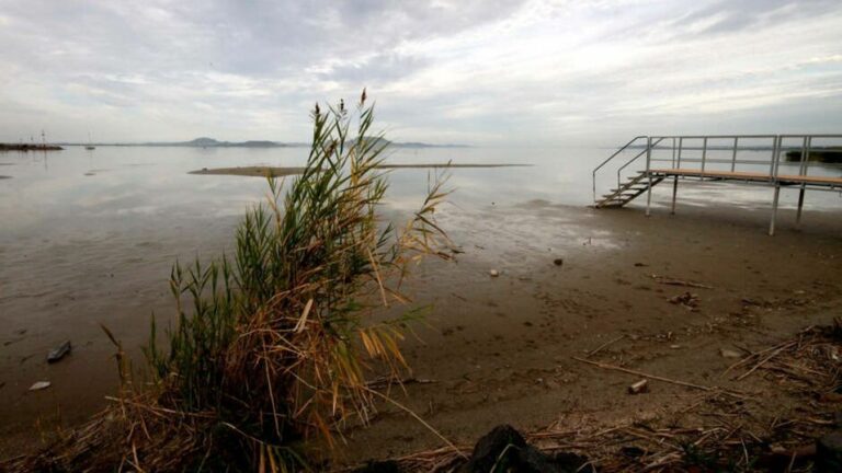 "300 millió köbméter víz párolgott el a tóból..."