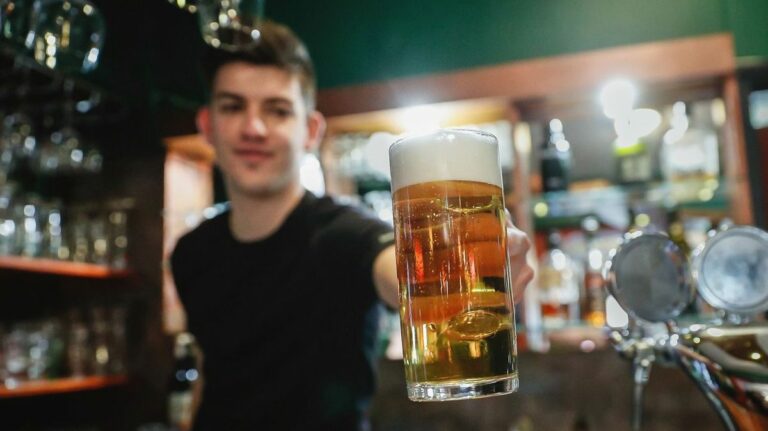 Módosulnak a szabályok, újra felpöröghet az éjszakai élet Debrecenben Forrás: Illusztráció / MW-archív