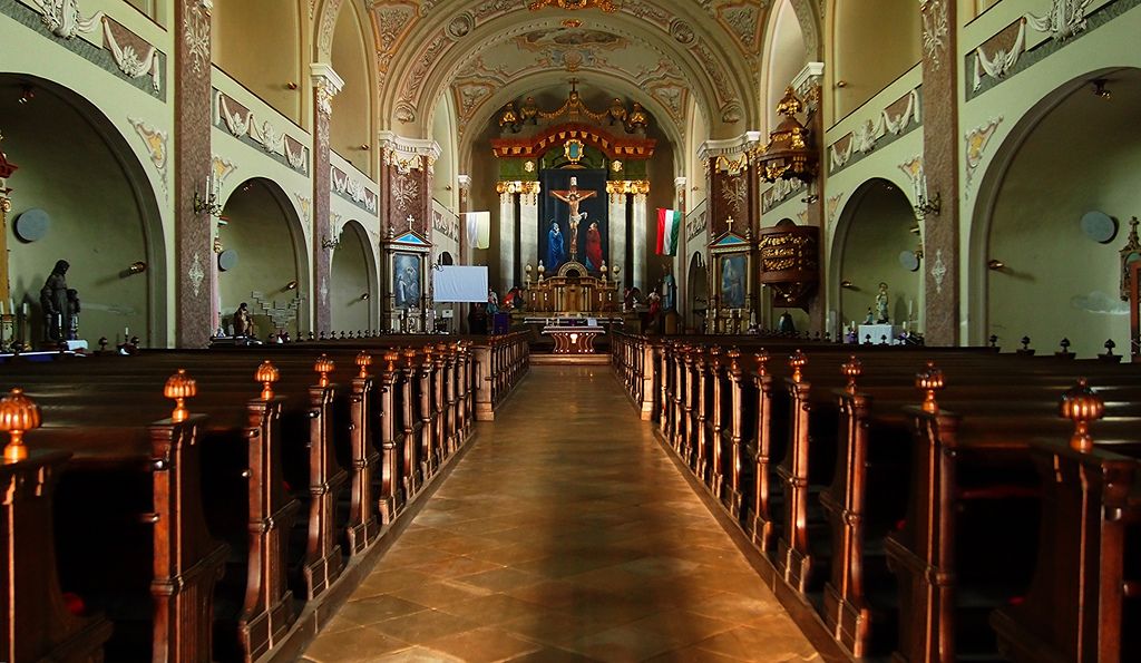 Ittas férfi zavarta meg a misét a kiskundorozsmai templomban. Fotó: Kiskundorozsmai Keresztelő Szent János Templom Facebook-oldala