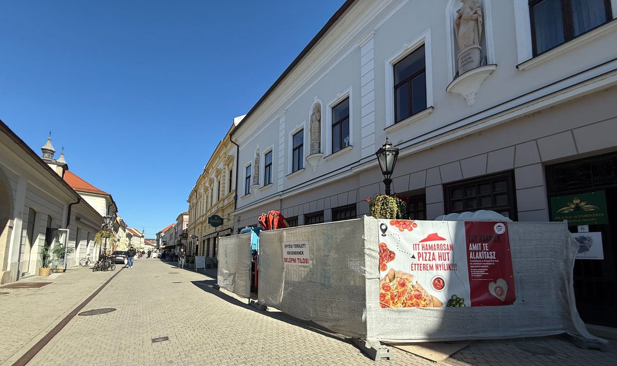 Itt hamarosan Pizza Hut nyílik Fotó: Szabadi Martina laura/heol.hu