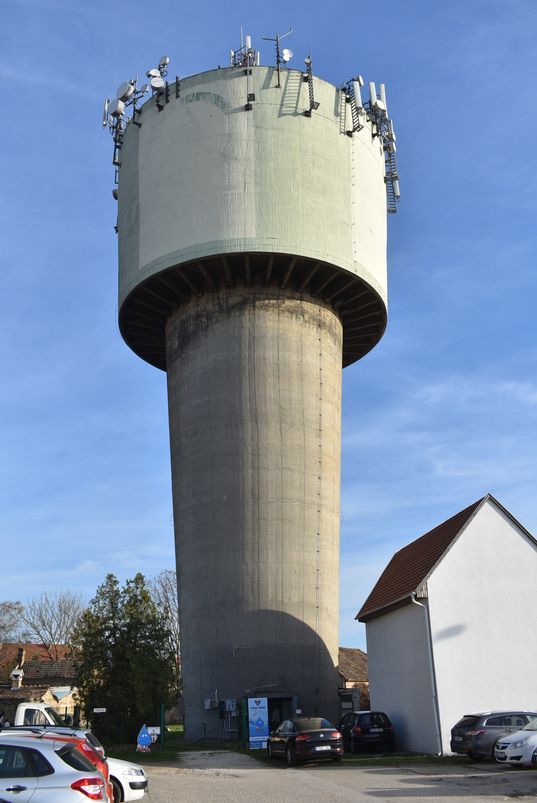 Az Erőművek Éjszakája programhoz a Pápai vízorony is csatlakozott Fotó: Haraszti Gábor/ Napló