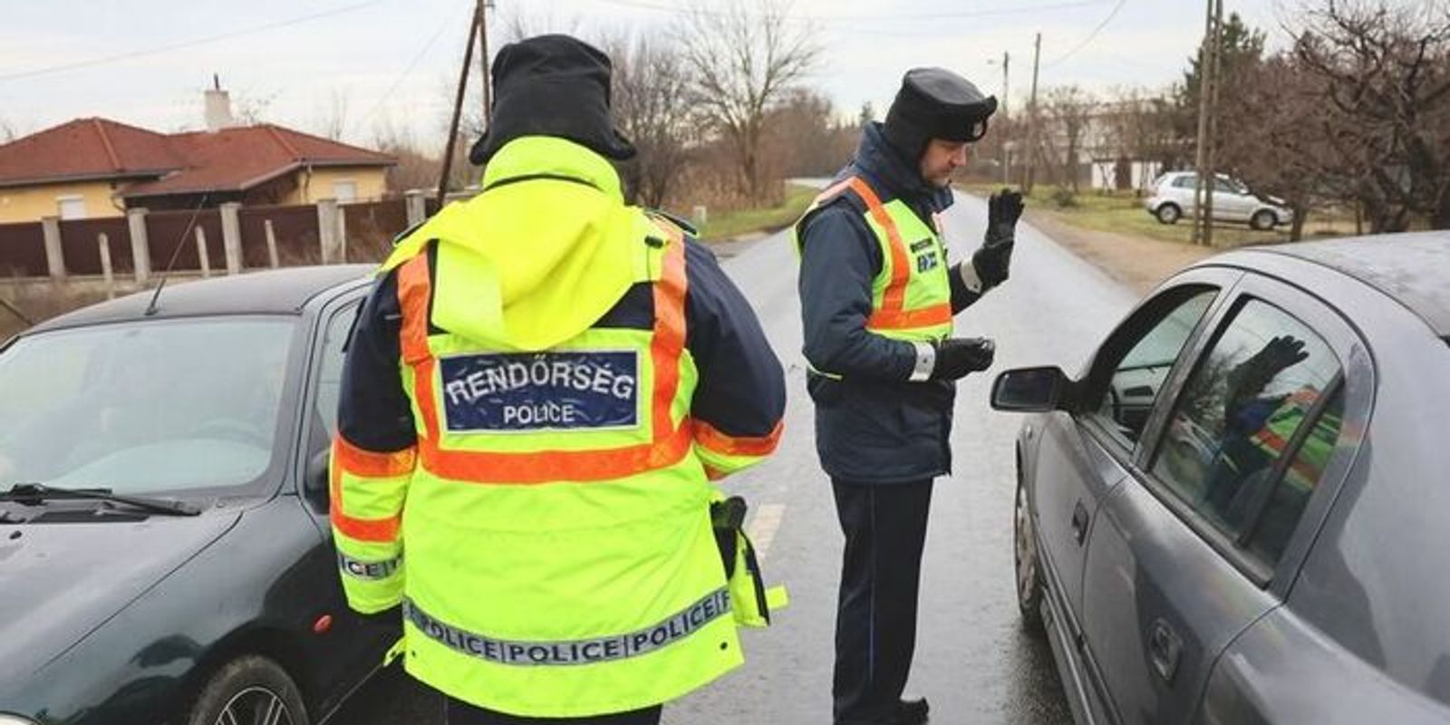 "Ha nem ül hátul a gyermekem és a feleségem, akkor most a legkisebb bajod lenne a rendőrökkel való beszélgetésed..."