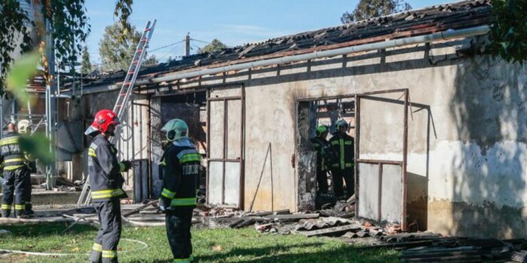 Megsemmisült a tűzben egy üzem Körmenden Fotók: Szendi Péter