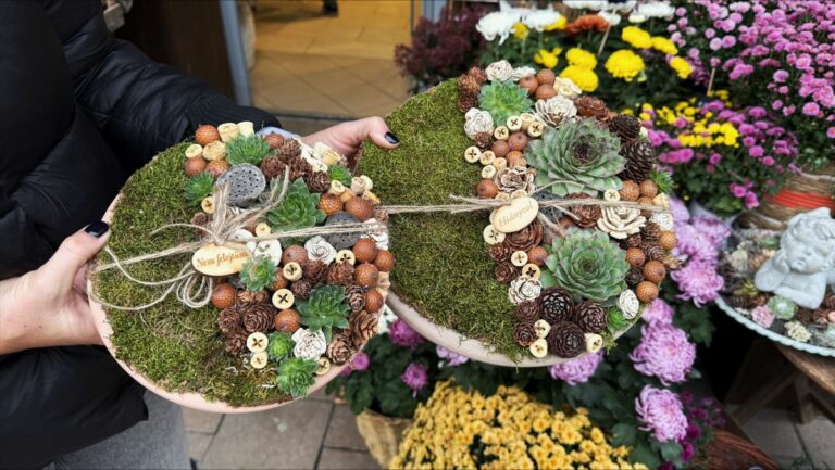 Edit művészi szinten űzi a különböző sírdíszek megalkotását Fotó: Petrovics Milán