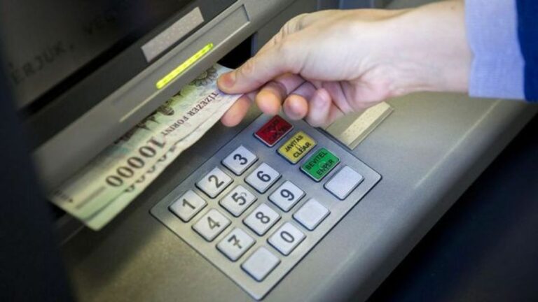 Jó hírek érkeztek a lakosságnak: eltörölhetik az eddigi 150 ezer forintos készpénzfelvételi határt. Fotó: Facebook/Illusztráció