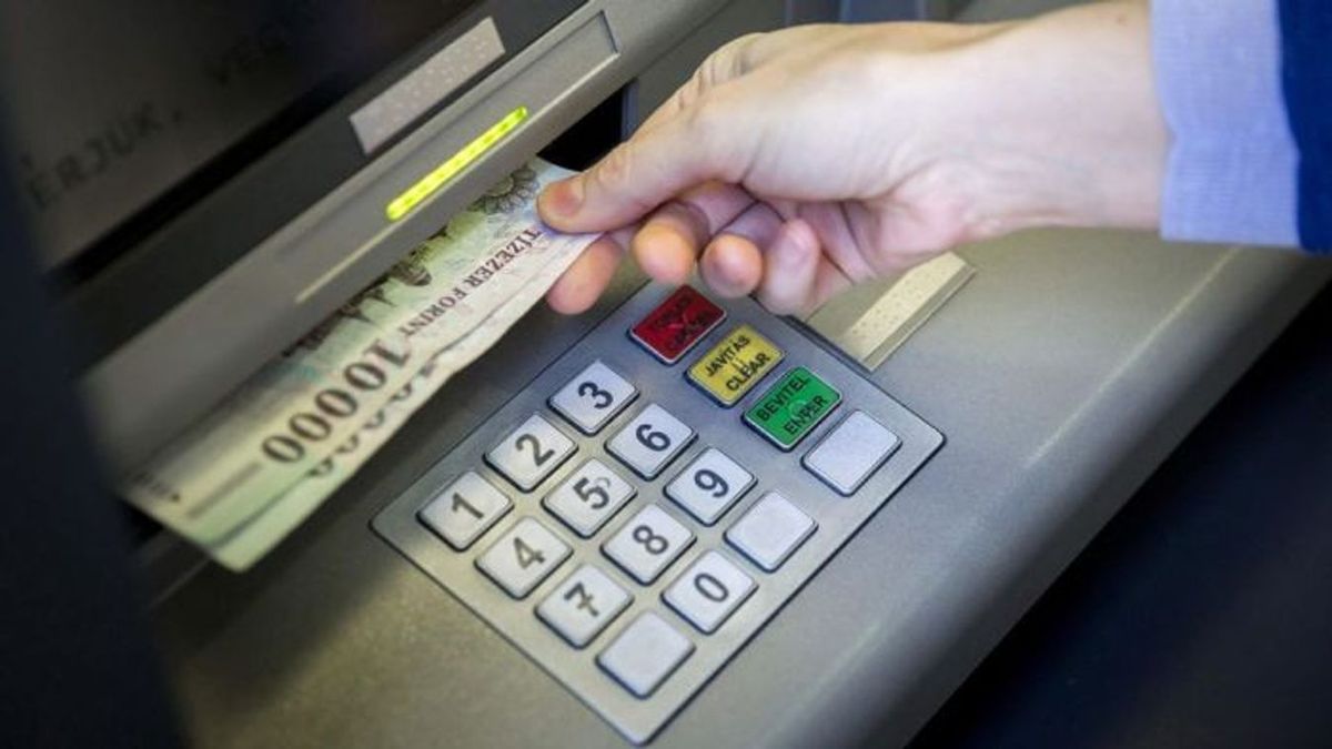 Jó hírek érkeztek a lakosságnak: eltörölhetik az eddigi 150 ezer forintos készpénzfelvételi határt. Fotó: Facebook/Illusztráció