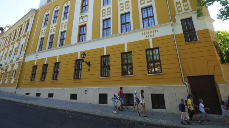 A beszélgetés középpontjában az MI és az „analóg világ” találkozása áll.