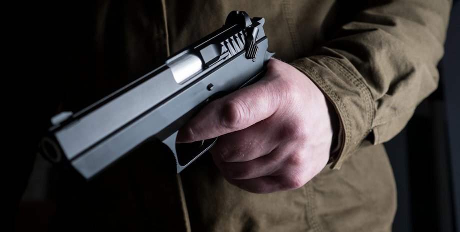 Egyelőre nem világos, hogy civilek, vagy a toborzóiroda munkatársai sérültek meg a lövöldözésben.