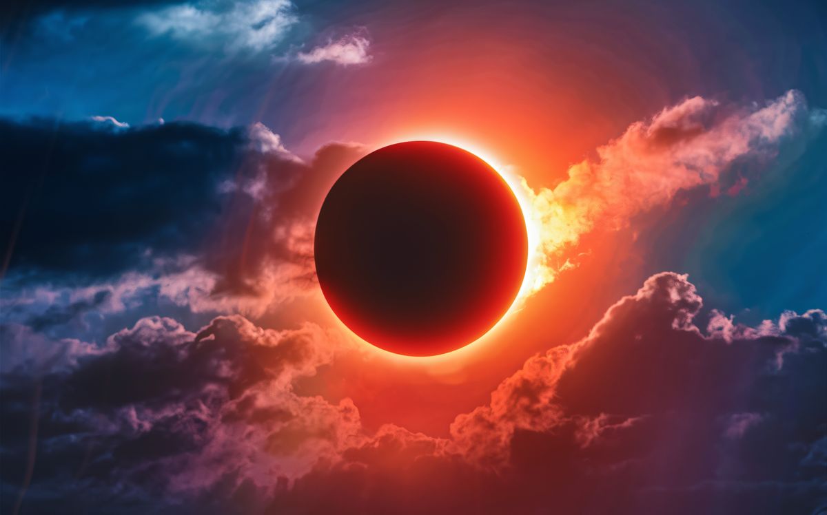 A részleges napfogyatkozás augusztus 12-én késő délután, napnyugta előtt zajlik, így a látvány különösen drámai lehet Forrás: Shutterstock