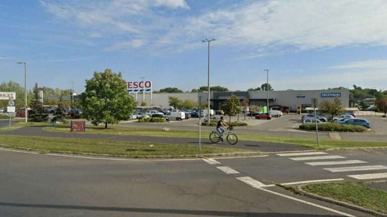 A bezárt üzlet Nyíregyházán már múlt héten lehúzta a rolót Fotó: google