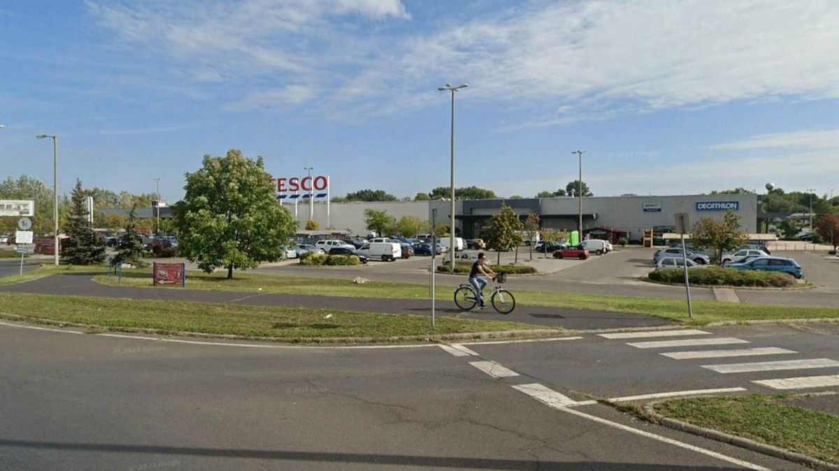 A bezárt üzlet Nyíregyházán már múlt héten lehúzta a rolót Fotó: google